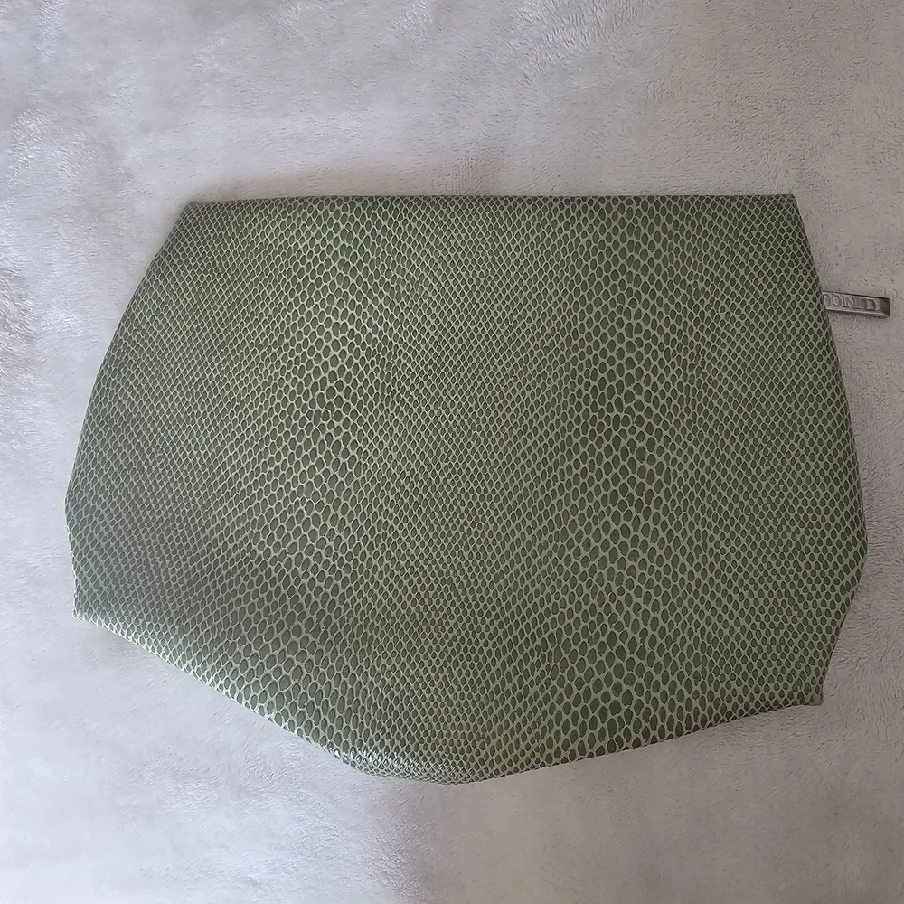 Clinique Green Textured Accessory